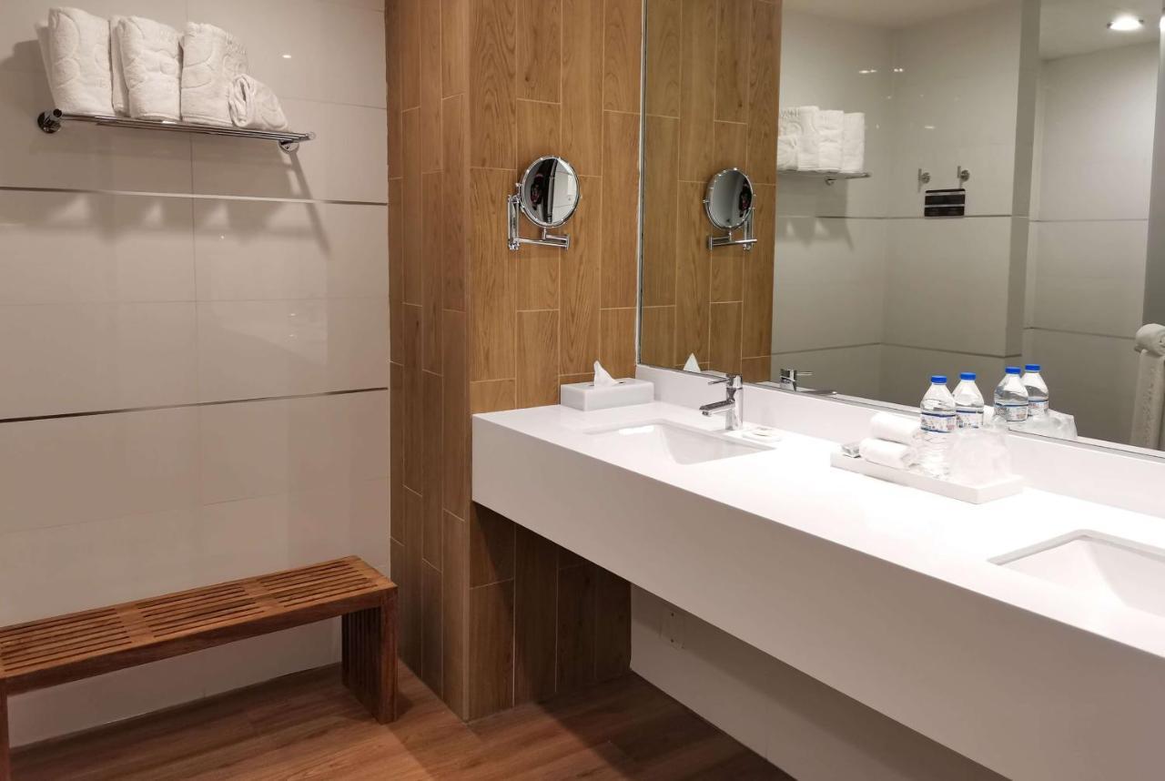 Ramada Encore By Wyndham Guadalajara Aeropuerto Las Pintas Kültér fotó