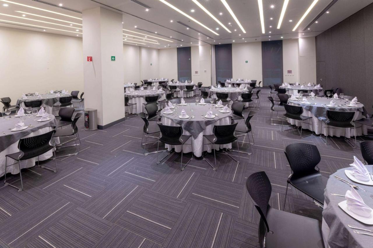 Ramada Encore By Wyndham Guadalajara Aeropuerto Las Pintas Kültér fotó