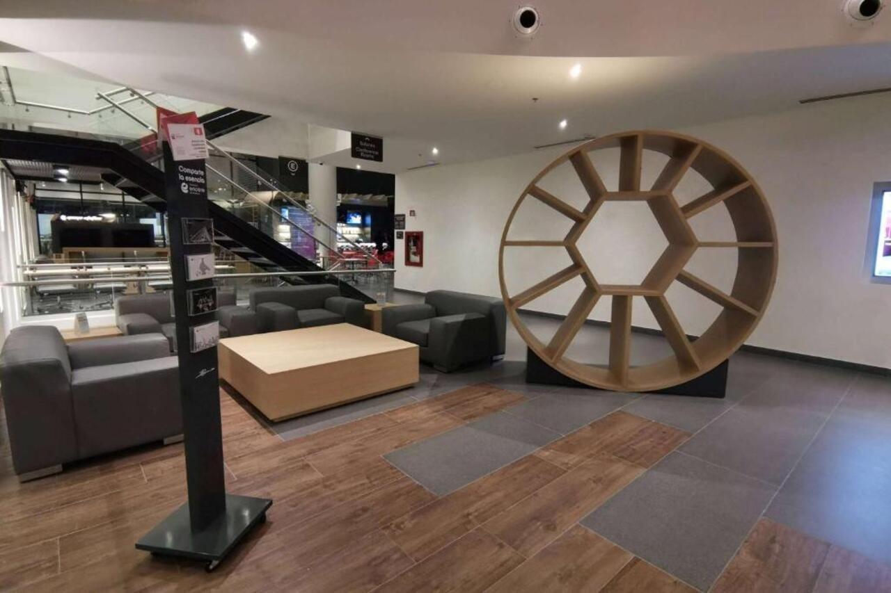 Ramada Encore By Wyndham Guadalajara Aeropuerto Las Pintas Kültér fotó