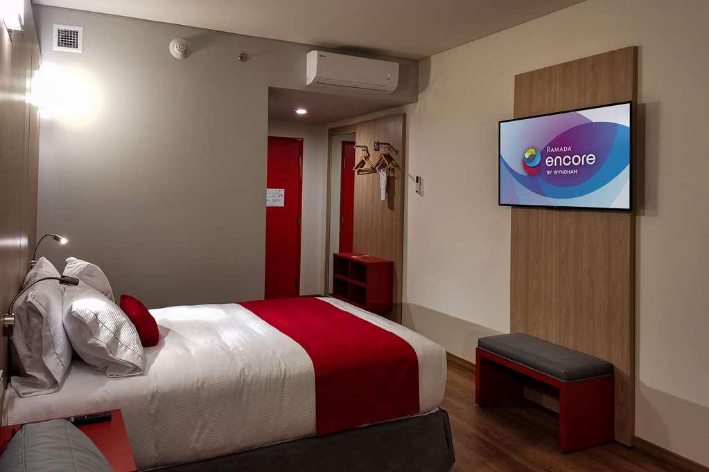 Ramada Encore By Wyndham Guadalajara Aeropuerto Las Pintas Szoba fotó