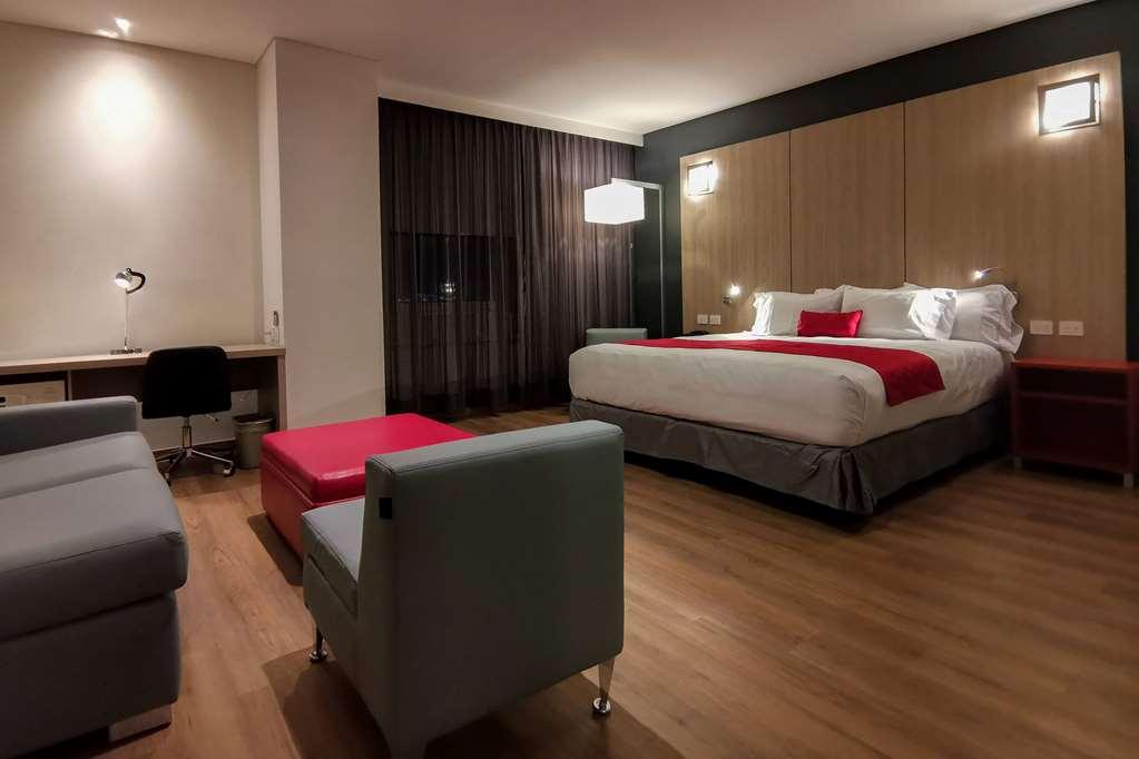 Ramada Encore By Wyndham Guadalajara Aeropuerto Las Pintas Szoba fotó