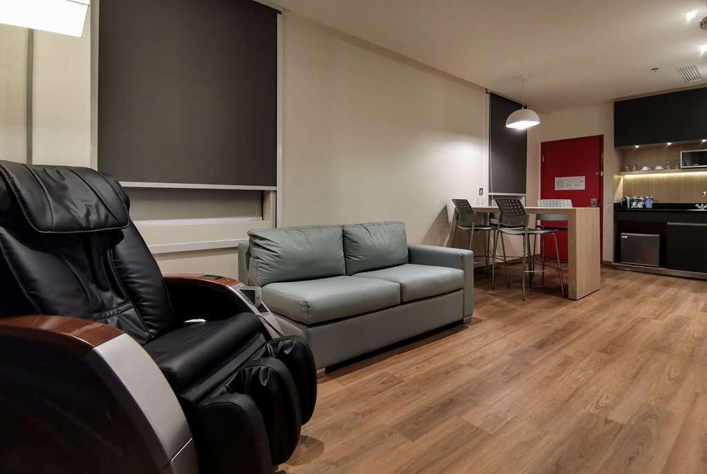 Ramada Encore By Wyndham Guadalajara Aeropuerto Las Pintas Szoba fotó
