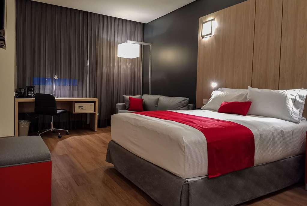Ramada Encore By Wyndham Guadalajara Aeropuerto Las Pintas Szoba fotó